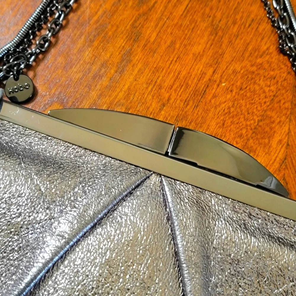 HOBO SILVER CLUTCH - Picture 3 of 7